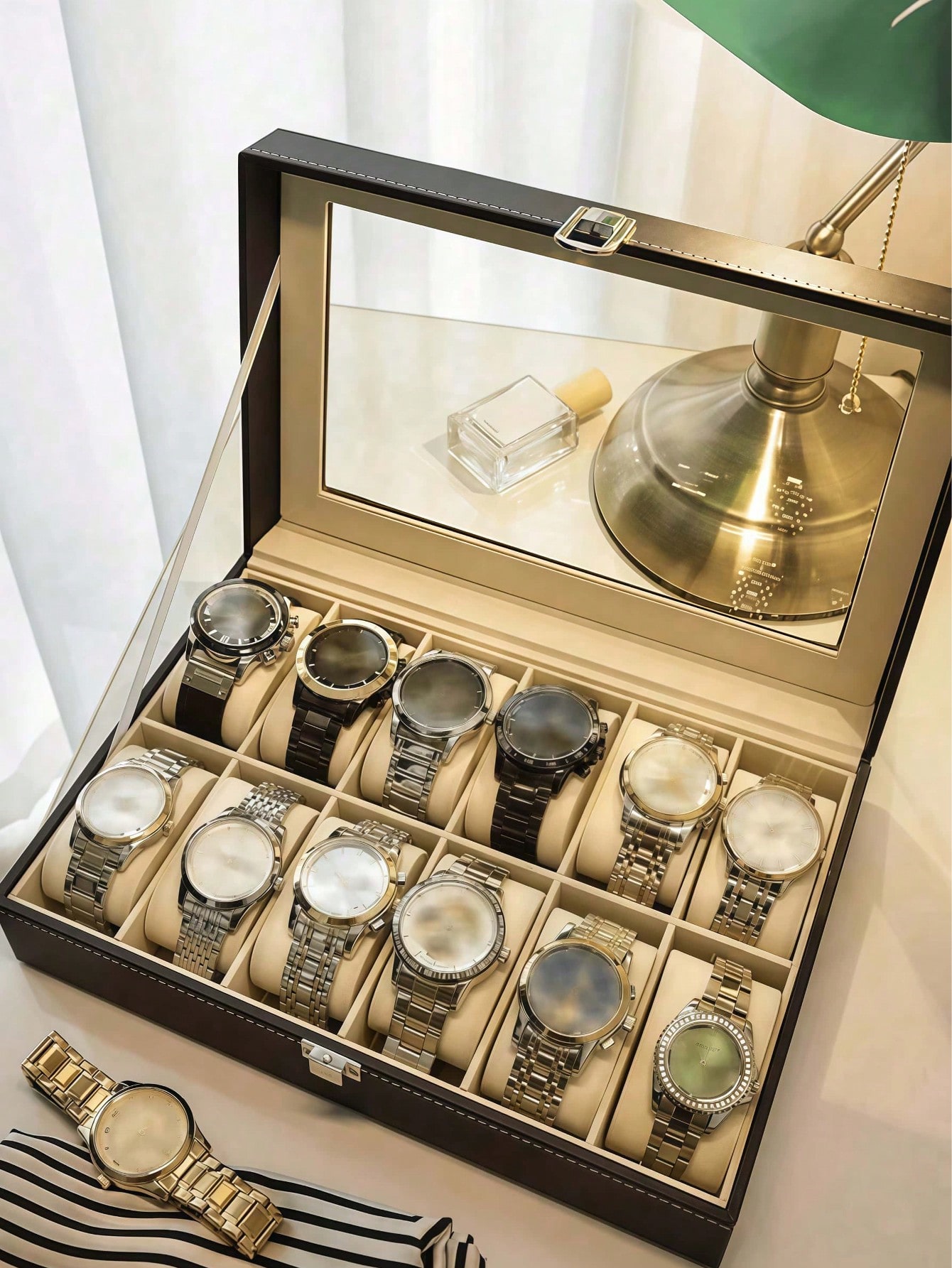 صندوق ساعات جلدي مع قفل، علبة  - مراجعة Watch Display Box وسعره